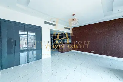 FULLY FURNISHED | DEAL | IMMACULATE VACANT STUDIO