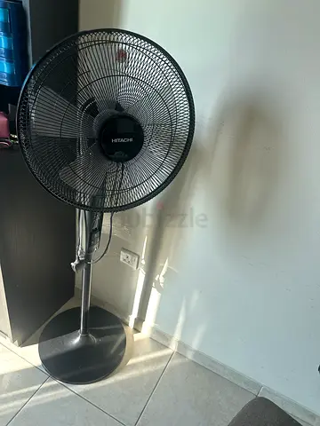 Hitachi pedestal standing fan - good working condition