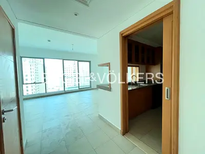 Unfurnished l Vacant l Sea View