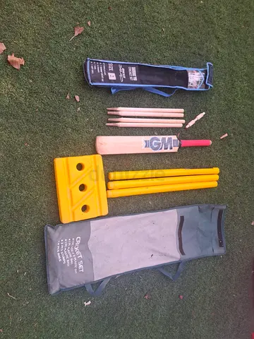 Kids/Lite Cricket Set with Bat, Stumps, Bails and Carry Bag