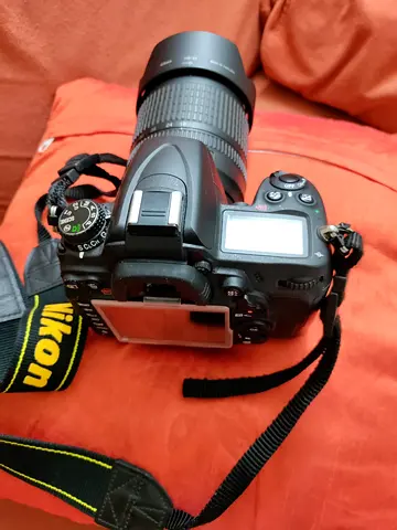 Nikon D7000 DSLR with Telephoto Zoom Lens 18-105 mm and Strap- Excellent Working Condition
