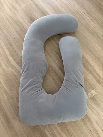 Momcozy pregnancy pillow