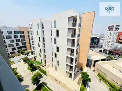 STUDY ROOM READY TO MOVE NEXT TO CITY CENTER