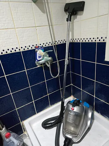 Hoover Power 7 Canister Vacuum Cleaner, Bagless, 4 L, Blue/Silver - Good Condition
