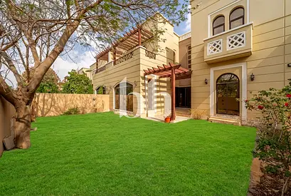 Vacant |Single Row |Internal Location |Facing Park