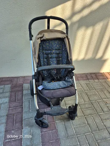 Mamas & Papas standard stroller in excellent condition - single seat
