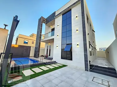فيلا للبيع بعجمان منطقة  الحليو الفيلا ارضى واول مساحة الفيلا 3200 قدم الفيلا (  غرفة ماستر  +مجلس كبير +  صالة كبيرة + حوش كبير + غرفة خادمة )