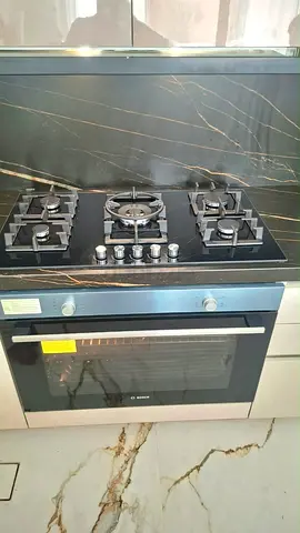 Bosch built oven and top full gas set