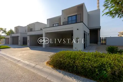 4 BR Corner Townhouse | Elegant | Single Row