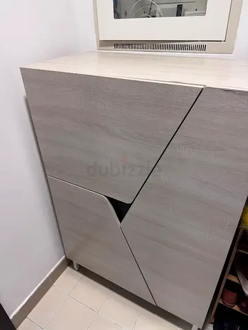 Light Grey Wooden Shoe Cabinet with Geometric Doors
