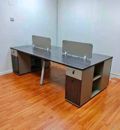 Stylish Design Four Person Office Workstation