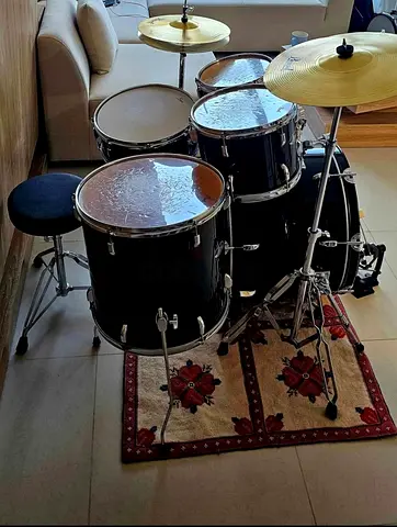 pear Roadshow acoustic drums full kit