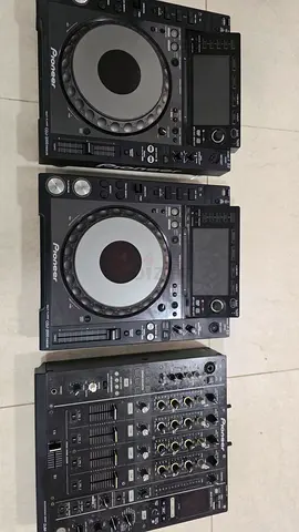 Pioneer CDJ-2000 Nexus (x2) + DJM-900 nexus Mixer - Used, Working