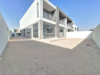 LANDSCAPED | BRIGHT | B2B | MODERN | SPACIOUS