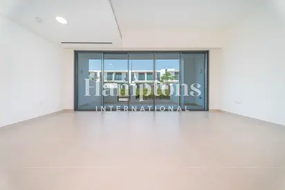 SINGLE ROW | READY TO MOVE | SPACIOUS