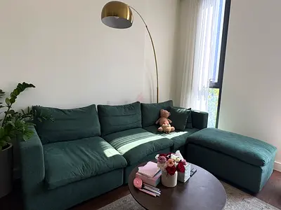 Green L-shaped Sectional Sofa - Excellent Condition