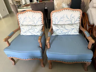 Accent chairs