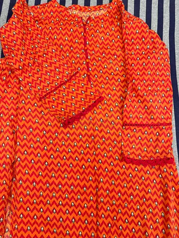 Orange patterned lawn 3 peice - good condition