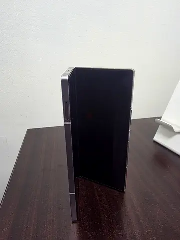 Samsung galaxy Z fold 6 in a very good condition