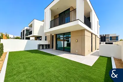 Landscaped | Greenbelt Backing | Corner Unit