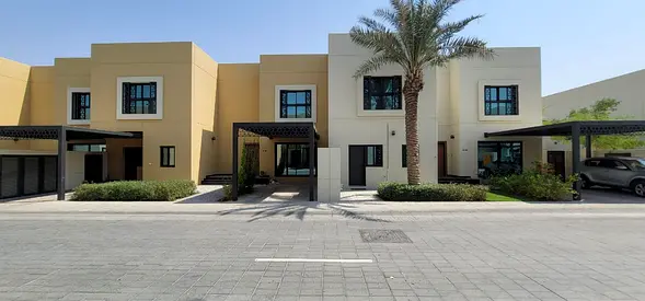 العيش المستدام وملكية حرة للجميع | فيلا فاخرة بأربع غرف نوم مع حديقة داخلية في مدينة الشارقة المستدامة | السعر 2.48 مليون درهم