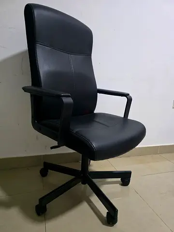 (Free delivery) IKEA MILLBERGET Swivel Chair