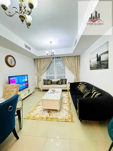 الشارقه الخان برج الشاطي2غرفه وصاله ومطبخ حمامين وبلكونه