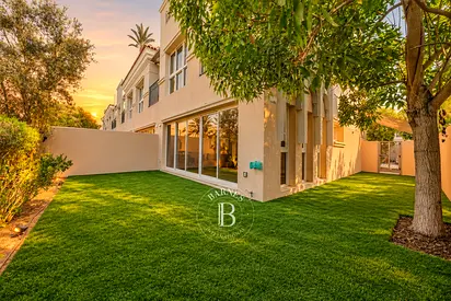 Upgrade | Vacant | Corner Plot