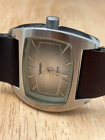Diesel men's wristwatch with brown leather strap - preowned