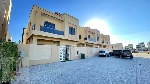 Villa  for sale at Ajman  -Al Yasmeen area  the Villa 3200 sqft  G +2  ( 5  Master room +big court