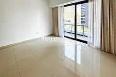 Corner Unit | Large Layout | Unfurnished