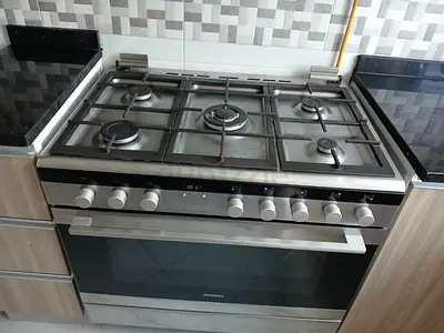 Siemens five burner full gas cooker size 90cm