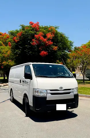 2018 Toyota Hiace Standard GCC Specs — Excellent Condition, Well Maintained
