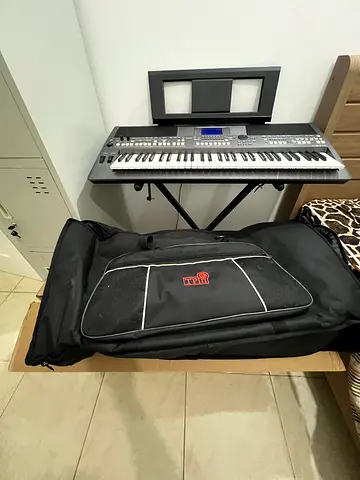 🎹 FOR SALE – Yamaha PSR-S670 Keyboard

Selling my Yamaha PSR-S670 keyboard,