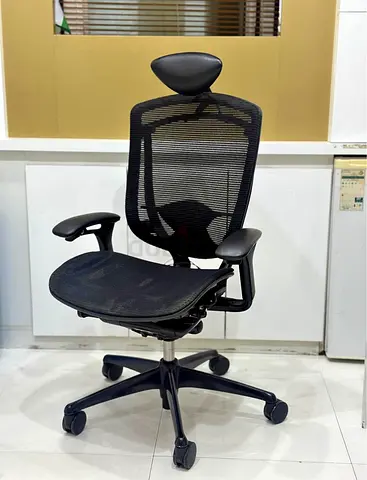 Contessa Okamura chair