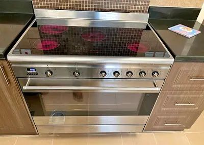 Smeg Italian 5 Hobs Full Electric Ceramic Cooker Range Size 90×60cm