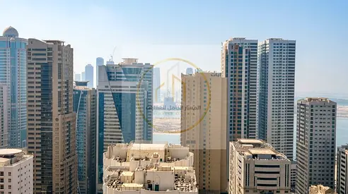 دوبلكس فاخر من طابقين في المجاز 3، 5 غرف ماستر، صالة واسعة وتراس كبير بإطلالة مفتوحة، مطبخ ضخم، غرفة خادمة ماستر و7 حمامات