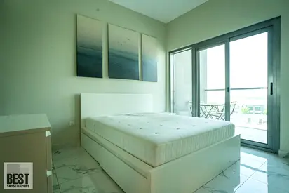 FULLY FURNISHED / VACANT