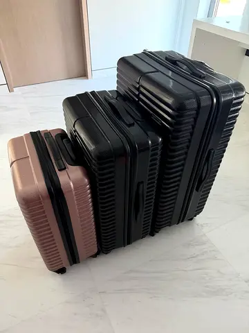 Skyline x 3 suitcases Large Medium and Small