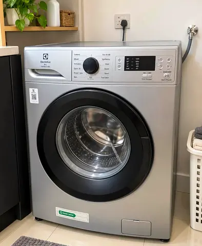 Electrolux Front Load Washing Machine - 7kg, Silver, Good Condition