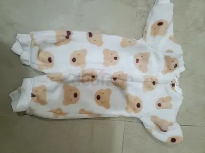 Soft fleece baby sleepsuit with bear print - size newborn/6- 12M