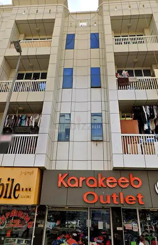 Independent Apartment one Room available at Satwa roundabout Al Bada near Satwa Big Mousqe