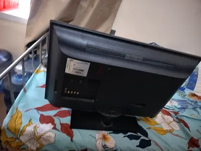 32-inch LED TV / Monitor - Good Working Condition