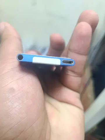 Apple iPod Nano 7th Gen - Blue (with headphone jack)