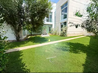 Ideal for families looking for a convenient location and hassle-free living