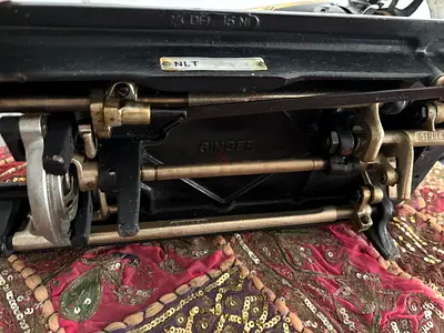 Vintage Singer Sewing Machine with Decorative Decals working motor