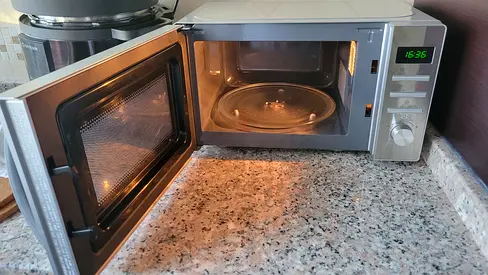 Kenwood Microwave Oven