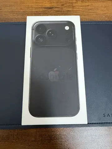 Apple iPhone 18 pro max international version (in box) - Opened and used only for 1 day