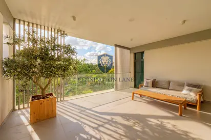 Corner Plot | Fully upgraded | Private Pool