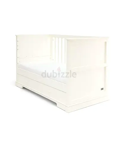 Mama papa White Convertible Baby Crib with Under-Drawer (Good Condition)